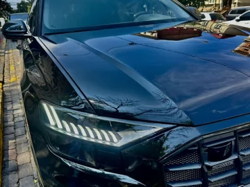 Авто Audi Q8 2018 № 7823406
