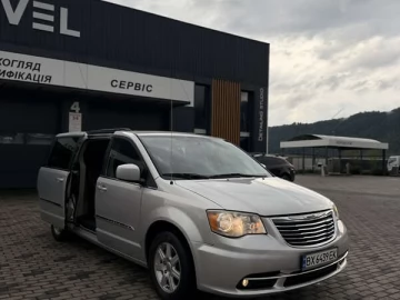 Авто Chrysler Town Country 2012 № 7823522