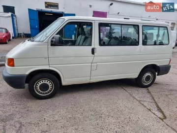 Авто Volkswagen Transporter 2000 № 7823890