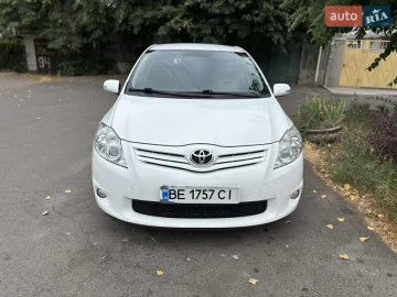 Авто Toyota Auris 2011 № 7823968