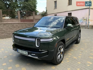 Авто Rivian R1S 2023 № 7824271