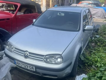 Авто Volkswagen Golf 2001 № 7824349