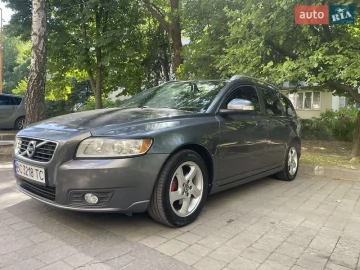 Авто Volvo V50 2011 № 7824933