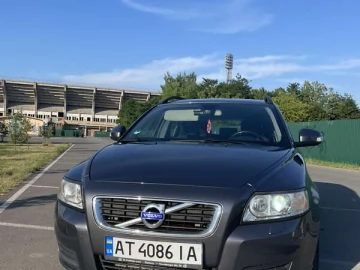 Авто Volvo V50 2010 № 7825122