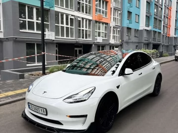 Авто Tesla Model 3 2018 № 7825190