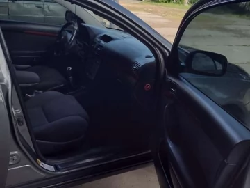 Авто Toyota Avensis 2004 № 7825570