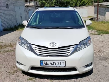 Авто Toyota Sienna 2013 № 7825705