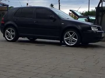 Авто Volkswagen Golf 2000 № 7826444