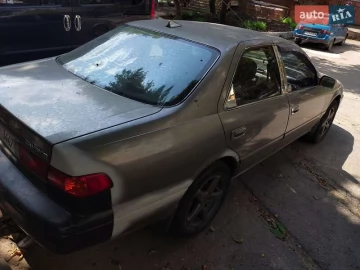 Авто Toyota Camry 2000 № 7827012