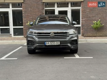 Авто Volkswagen Touareg 2019 № 7827147