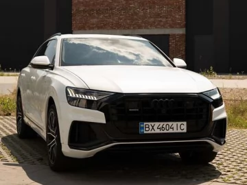 Авто Audi Q8 2021 № 7828321