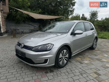 Авто Volkswagen E-Golf 2016 № 7828441