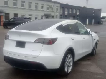Авто Tesla Model Y 2021 № 7828450