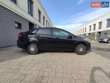 Авто Ford Fiesta 2013 № 7828686