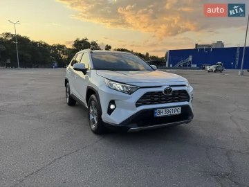 Авто Toyota Rav4 2022 № 7829148