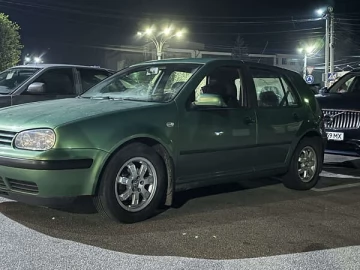 Авто Volkswagen Golf 2000 № 7829194