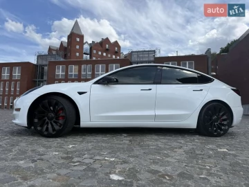 Авто Tesla Model 3 2021 № 7829377