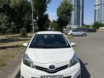 Авто Toyota Yaris 2013 № 7829483