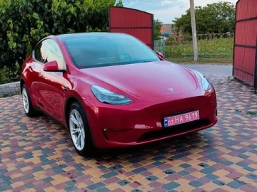 Авто Tesla Model Y 2023 № 7829628
