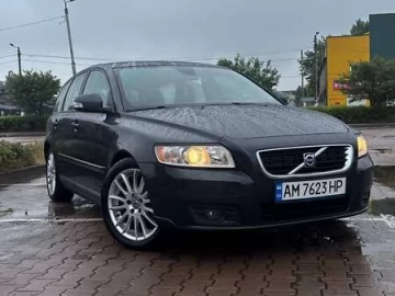 Авто Volvo V50 2010 № 7829739