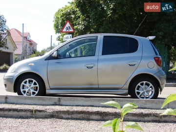 Авто Toyota Yaris 2003 № 7830050