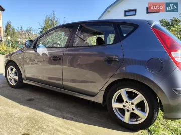 Авто Hyundai I30 2010 № 7830067