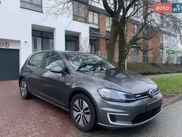 Авто Volkswagen E-Golf 2017 № 7830113