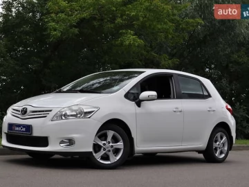 Авто Toyota Auris 2011 № 7830264