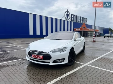 Авто Tesla Model S 2014 № 7830648