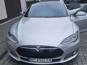 Авто Tesla Model S 2013 № 7831000