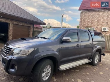 Авто Toyota Hilux 2012 № 7831029