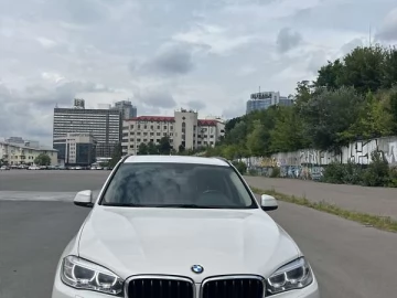 Авто BMW X5 2018 № 7831049