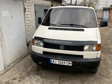 Авто Volkswagen Transporter 2000 № 7831083