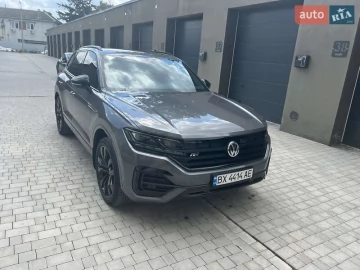 Авто Volkswagen Touareg 2019 № 7832257