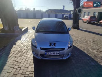 Авто Peugeot 5008 2013 № 7832368