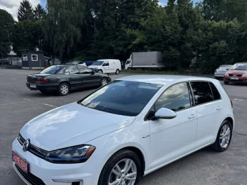 Авто Volkswagen E-Golf 2015 № 7832377