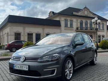 Авто Volkswagen E-Golf 2018 № 7832410