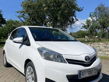 Авто Toyota Yaris 2013 № 7833786