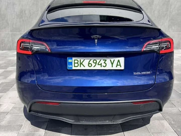 Авто Tesla Model Y 2023 № 7833846