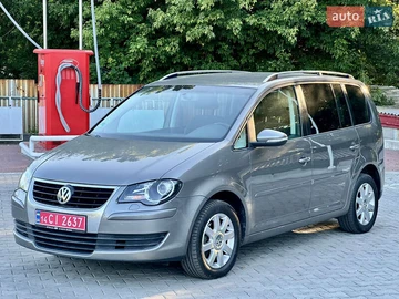 Авто Volkswagen Touran 2010 № 7833973