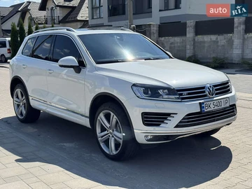 Авто Volkswagen Touareg 2016 № 7834828