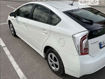 Авто Toyota Prius 2014 № 7835696