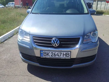 Авто Volkswagen Touran 2009 № 7836182