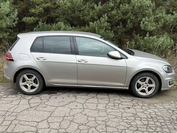 Авто Volkswagen E-Golf 2016 № 7837418