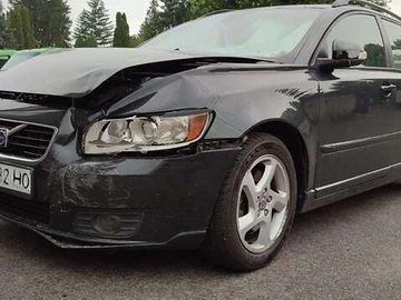 Авто Volvo V50 2010 № 7837731