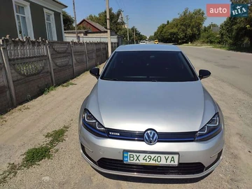 Авто Volkswagen E-Golf 2015 № 7838046