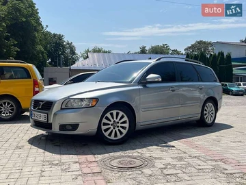 Авто Volvo V50 2010 № 7839063