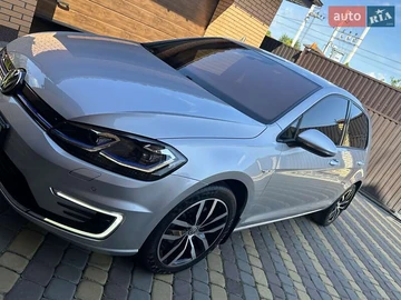 Авто Volkswagen E-Golf 2018 № 7839240
