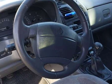 Авто Renault Laguna 2001 № 7839595