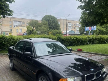 Авто BMW 7 Series 2001 № 7840426